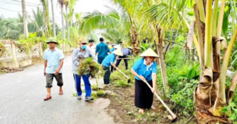 Phụ nữ Khoen On đổi mới tuyên truyền, nâng cao nhận thức và phát triển kinh tế