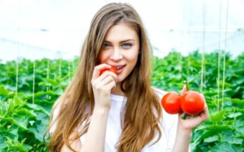 Phụ nữ U40 nên ăn 5 loại quả giúp chống nắng tự nhiên mùa hè