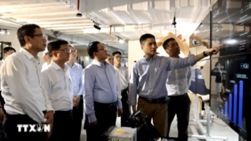 Phó Thủ tướng yêu cầu chính sách ưu đãi tối đa cho công nghệ cao