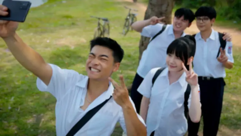 Phía bên kia thành phố: Phim khám phá tâm lý tuổi vị thành niên
