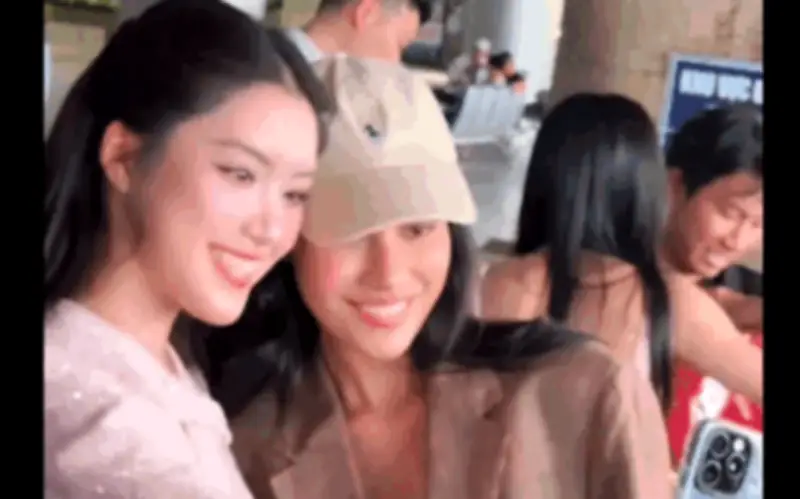 Phương Oanh gây chú ý khi xuất hiện tại sân bay