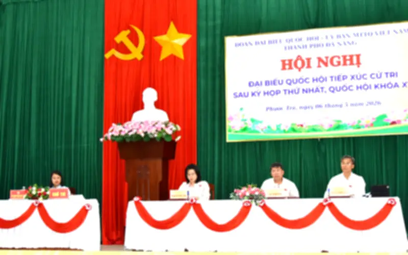 Phòng ở thiếu quạt, nhà ăn chật hẹp: Cử tri Phước Trà kiến nghị đầu tư giáo dục vùng cao