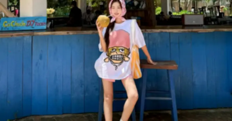 Phong cách giấu quần với áo rộng và quần shorts cho ngày hè