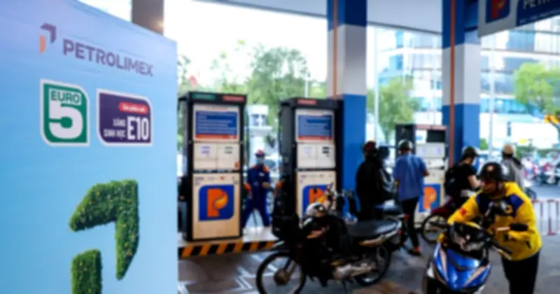 PVOIL và Petrolimex chuyển đổi sang xăng E10 RON 95-III trên toàn quốc