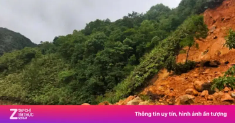 Quảng Ninh: Mưa lớn gây sạt lở, chia cắt nhiều tuyến đường