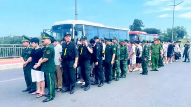 Quảng Ninh trao trả đối tượng nhập cảnh trái phép cho Trung Quốc