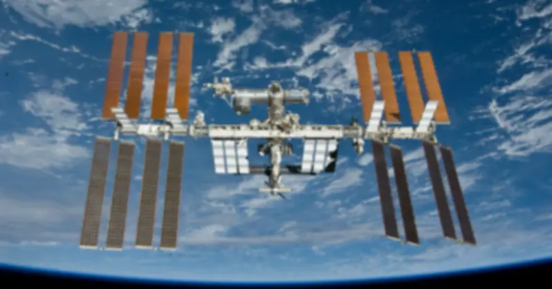 Rò rỉ khí trên ISS tái diễn, Nga và Mỹ phối hợp xử lý