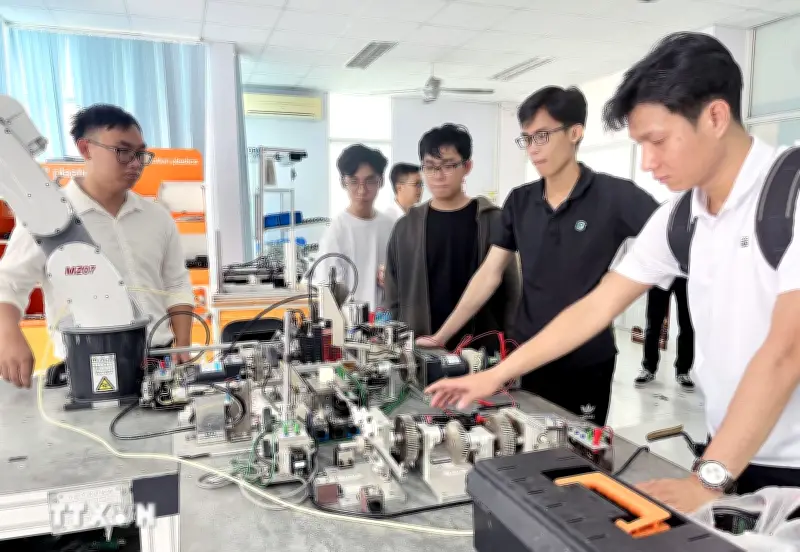 Rà soát, điều chỉnh chương trình đào tạo lĩnh vực công nghệ chiến lược