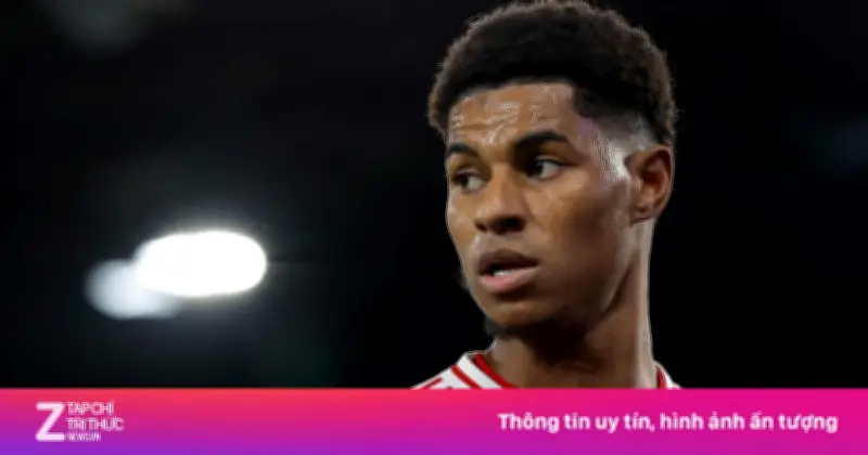Rashford đứng trước hai cánh cửa mới sau khi Barcelona chuyển hướng sang Gordon