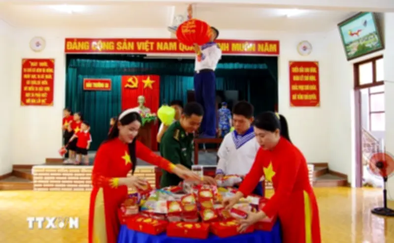 Rộn ràng Tết Thiếu nhi ở đặc khu Trường Sa, lan tỏa yêu thương nơi đầu sóng