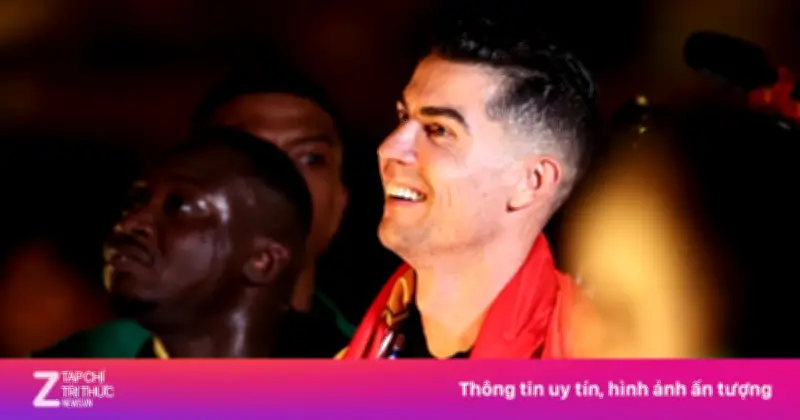 Ronaldo lập kỷ lục triệu đô với thẻ Panini độc nhất