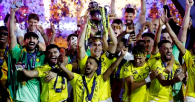 Ronaldo vỡ òa cảm xúc, ghi cú đúp đưa Al Nassr lên ngôi vô địch Saudi Pro League
