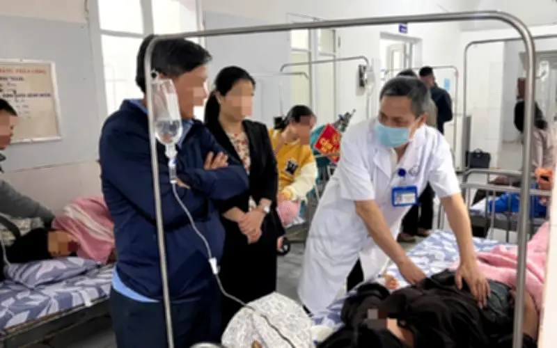 Số ca ngộ độc bánh mì tại Quảng Trị tăng lên 64 người