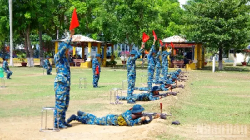 Sư đoàn 372 kiểm tra '3 tiếng nổ' cho chiến sĩ mới sau huấn luyện
