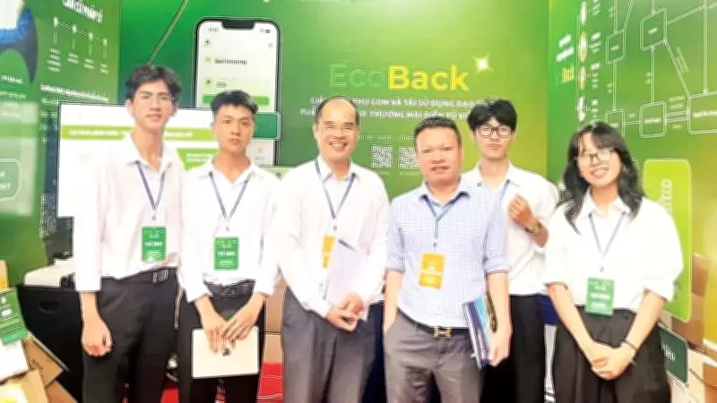 Sinh viên ĐH Mở TP.HCM giành giải nhất cuộc thi khởi nghiệp với dự án bao bì tuần hoàn