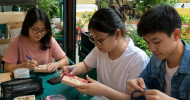Sinh viên ở lại thành phố mùa hè làm thêm kiếm thu nhập