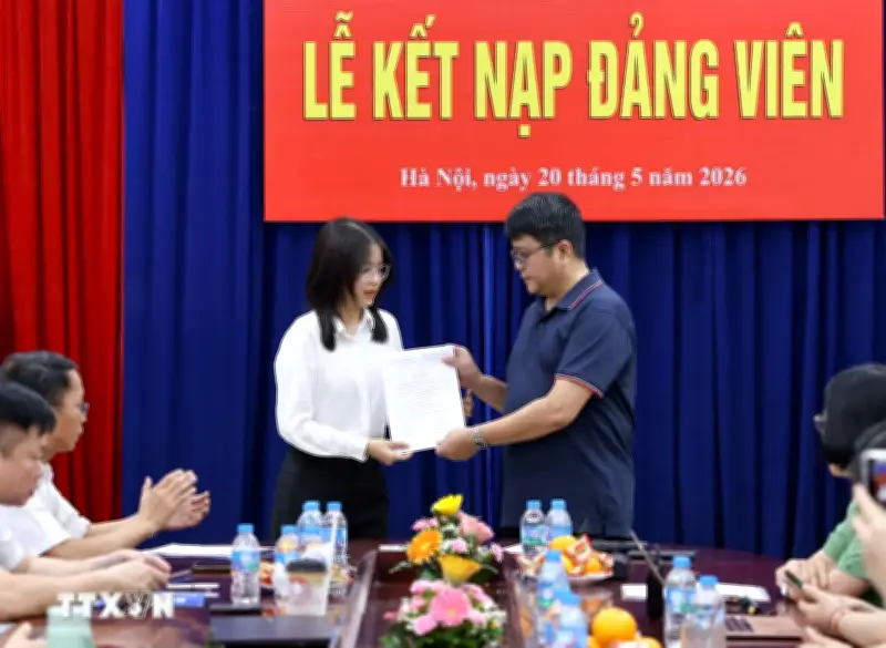 Sinh viên Văn Khoa tự hào được đứng trong hàng ngũ của Đảng