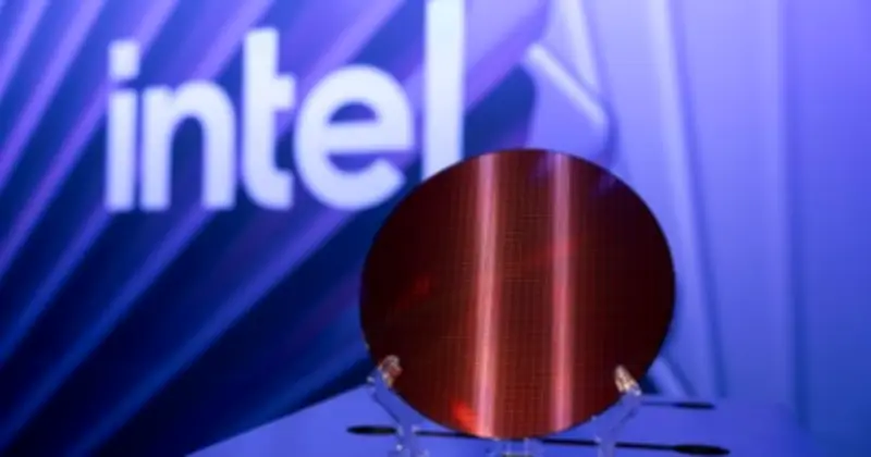 SK hynix hợp tác Intel phát triển công nghệ đóng gói chip mới cho AI