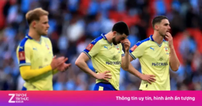 Southampton bị loại khỏi trận play-off thăng hạng Premier League vì scandal quay lén