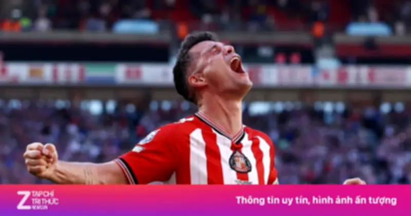 Sunderland từ ứng viên xuống hạng đến suất dự Europa League