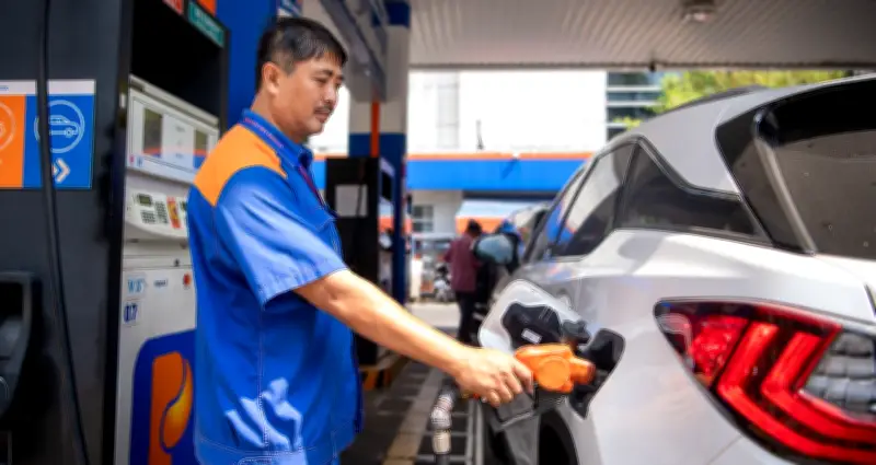 Từ 1/6, xăng RON95 bị khai tử, thị trường còn những loại xăng nào?