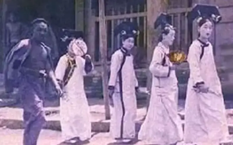 Tử Cấm Thành: Hậu trường bi thương của các cung nữ sau khi xuất cung