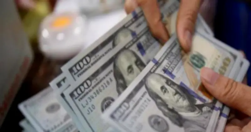 Tỷ giá USD hôm nay 5.5: Ngân hàng giảm nhẹ, tự do tăng mạnh