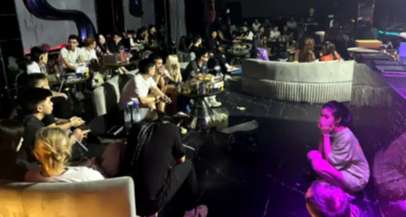 Đột kích nhóm bán hàng cấm ở Hà Nội, lộ thủ đoạn tinh vi