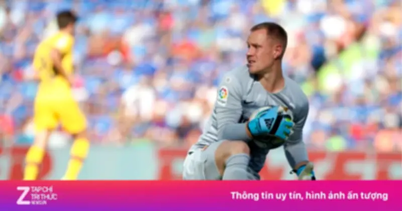 Ter Stegen trải qua mùa giải kỳ lạ cùng Barcelona và Girona