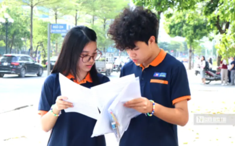 Thí sinh Hà Nội phấn khởi với đề thi tiếng Anh 'dễ thở', tự tin đạt điểm cao
