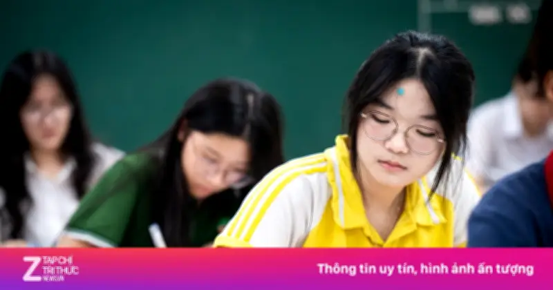 Thí sinh hào hứng với đề Văn vào lớp 10 Hà Nội: Hay, sáng tạo