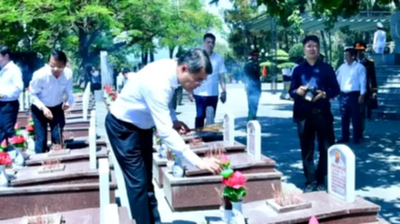 Thủ tướng Lê Minh Hưng dâng hương tưởng niệm các anh hùng liệt sĩ tại Quảng Trị