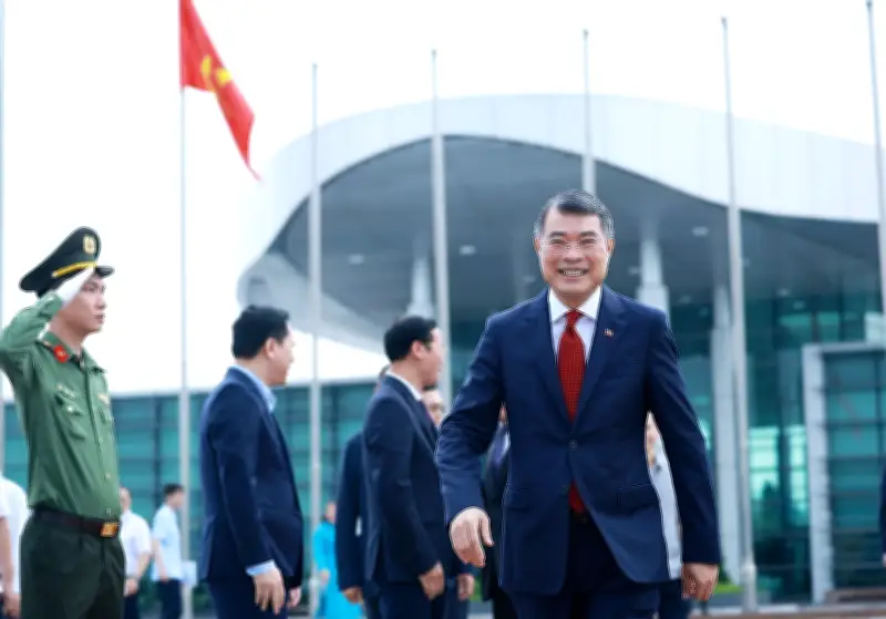 Thủ tướng Lê Minh Hưng lên đường dự Hội nghị Cấp cao ASEAN 48 tại Philippines