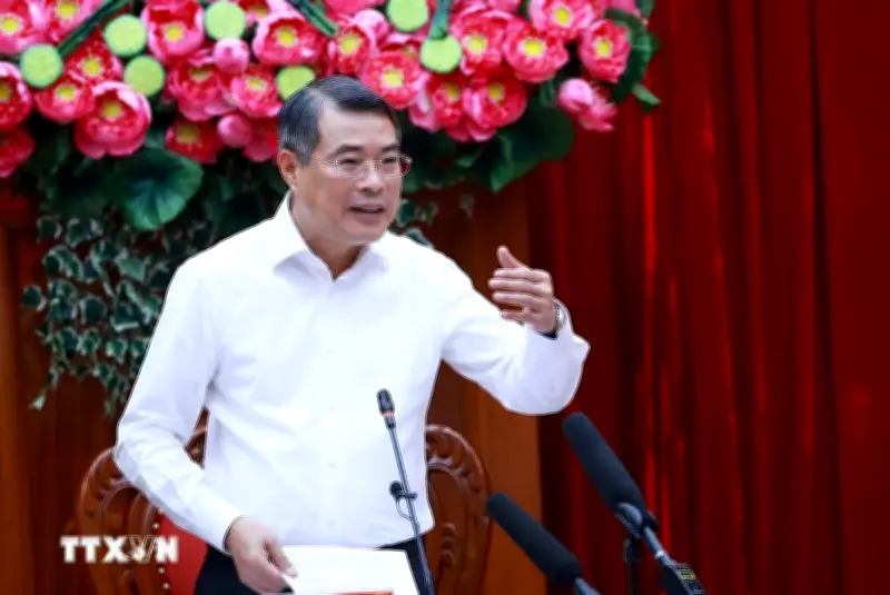 Thủ tướng: Vĩnh Long phải đổi mới mạnh mẽ mô hình tăng trưởng, tạo đột phá phát triển