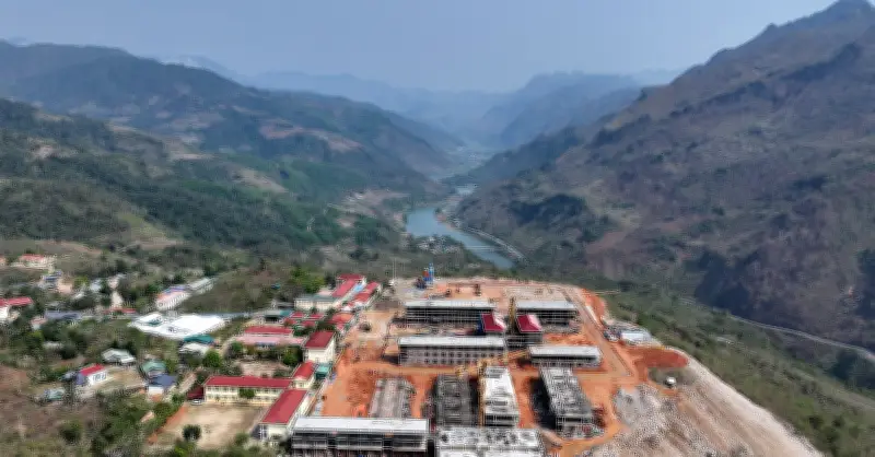 Thủ tướng yêu cầu hoàn thành 100 trường nội trú liên cấp trước 30/8