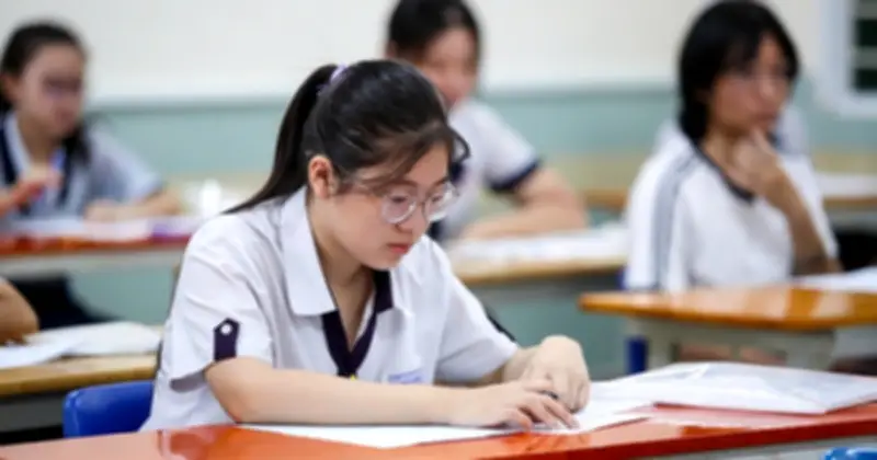 Thủ tướng yêu cầu siết chấm thi tự luận, đảm bảo công bằng kỳ thi tốt nghiệp THPT