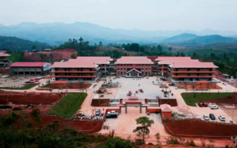Thủ tướng yêu cầu đẩy nhanh xây dựng trường nội trú vùng biên