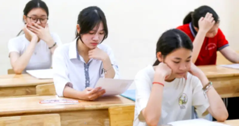 Đề thi tiếng Anh vào lớp 10 Hà Nội 2026: Phân loại cao, khó có điểm 10