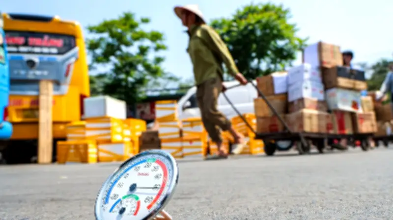 Thời tiết ngày 15/5: Nắng nóng gay gắt trên cả nước, nhiều nơi vượt 38 độ C