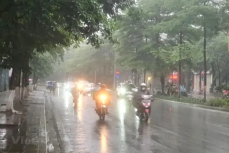 Thời tiết ngày 8/5: Miền Bắc mưa dông, phía Nam duy trì nắng nóng