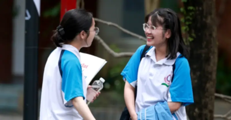Thời tiết nắng nóng gay gắt, chế độ dinh dưỡng nào giúp thí sinh tỉnh táo?