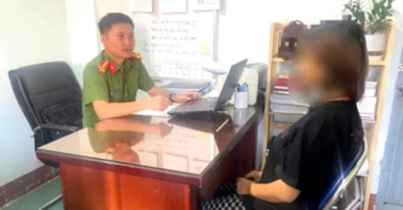 Thiếu nữ để trong nhà vệ sinh giàu con sau bốn câu: Lời khai gây sốc