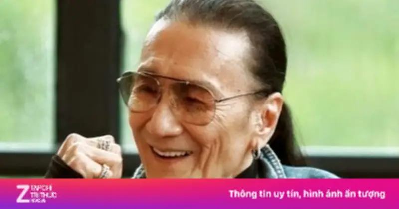‘Thần bài’ Tạ Hiền ở tuổi 90: Ngồi xe lăn, tinh thần minh mẫn