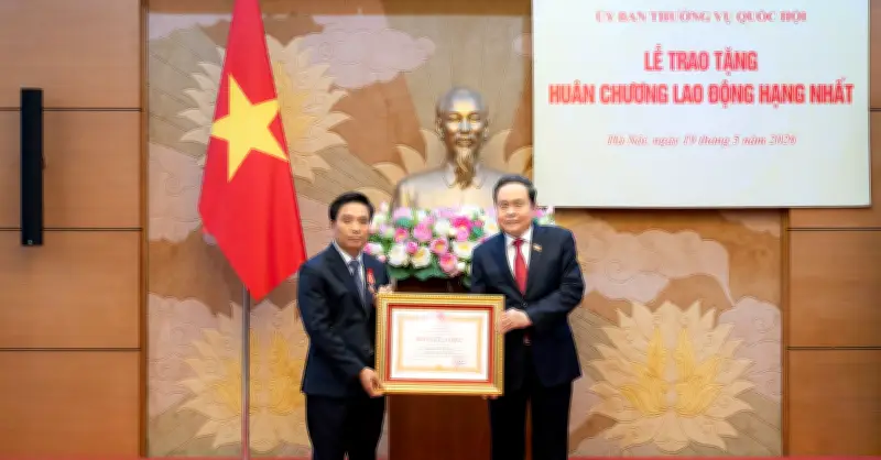 Thượng tướng Nguyễn Doãn Anh nhận Huân chương cao quý
