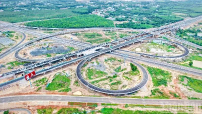 Thông xe tạm nút giao Long Thành trên Quốc lộ 51 từ 24/5