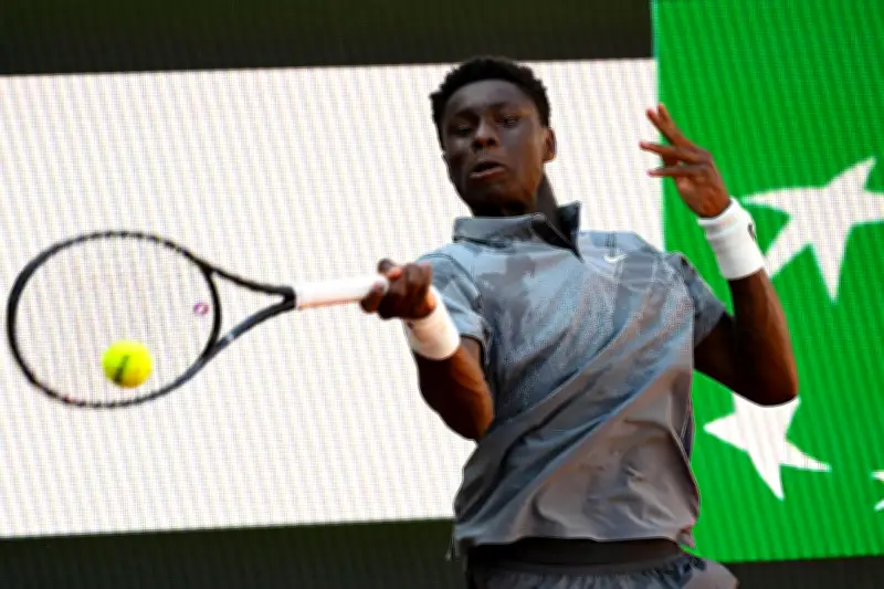 Tài năng 17 tuổi gây sốt tại Roland Garros, sánh ngang Nadal