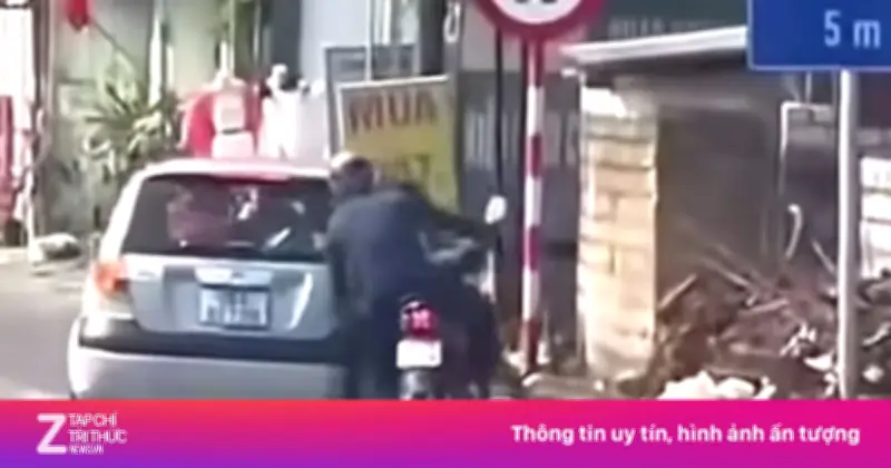 Tài xế ôtô đánh lái chèn ngã xe máy ở Thanh Hóa khai do mâu thuẫn với mẹ