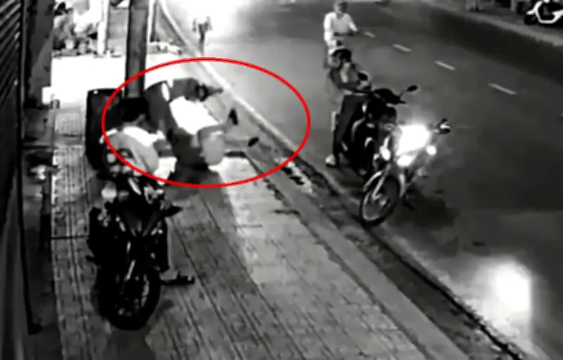 Tài xế xe ôm công nghệ khai gì sau vụ chặn đánh người dã man ở TPHCM?