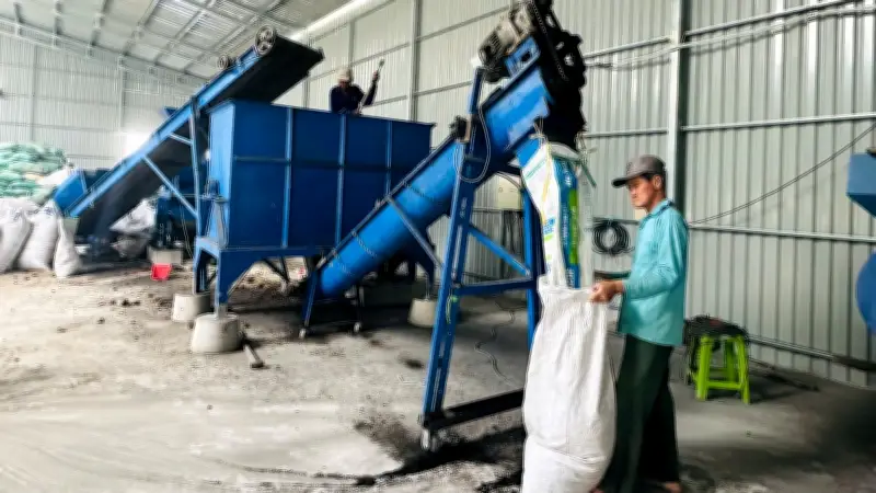 Tận dụng rơm thải làm phân hữu cơ: Hướng đi bền vững cho nông nghiệp tuần hoàn