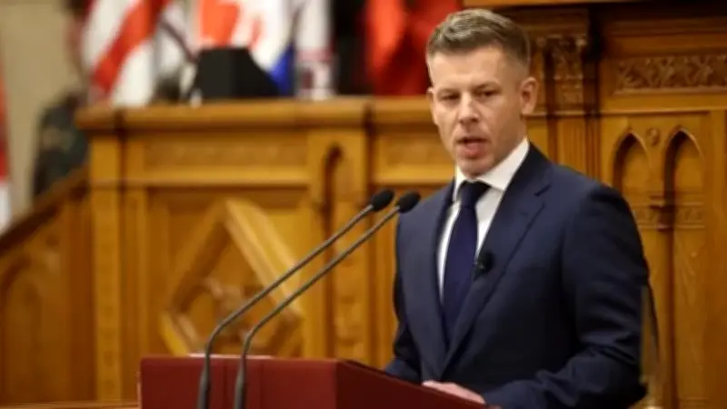 Tân Thủ tướng Hungary đối mặt thách thức kinh tế và quan hệ EU